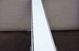 Ленточный наклонный передвижной конвейер для поднятия на высоту 2000 мм текстиля в рулонах - фото 7